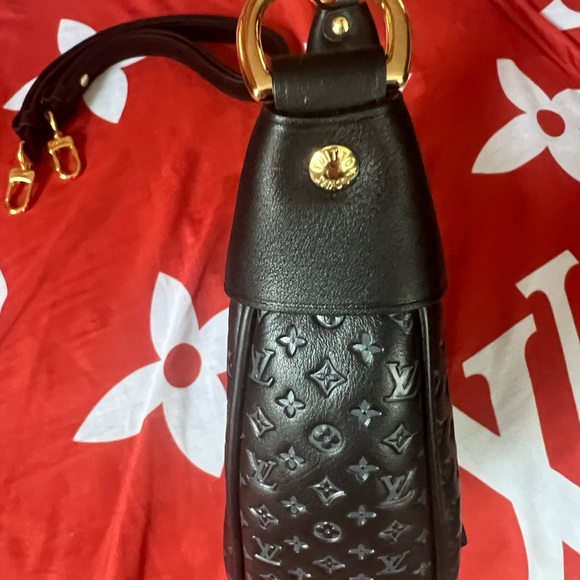 NWOT LOUIS VUITTON LOOP BAG - Picture 6 of 10